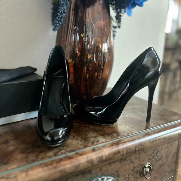 Brian Atwood Black Patent Leather Pumps - Size 9 - Picture 4 of 6